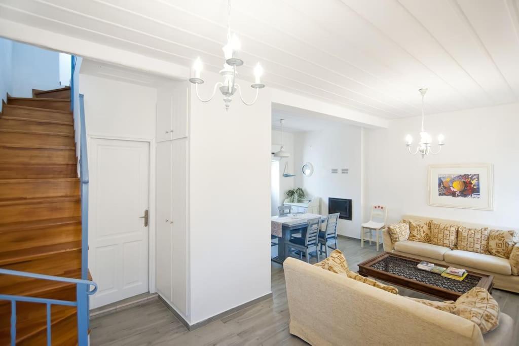 Locrihouse-Stylish Comfortable Home In Galaxidi Ngoại thất bức ảnh